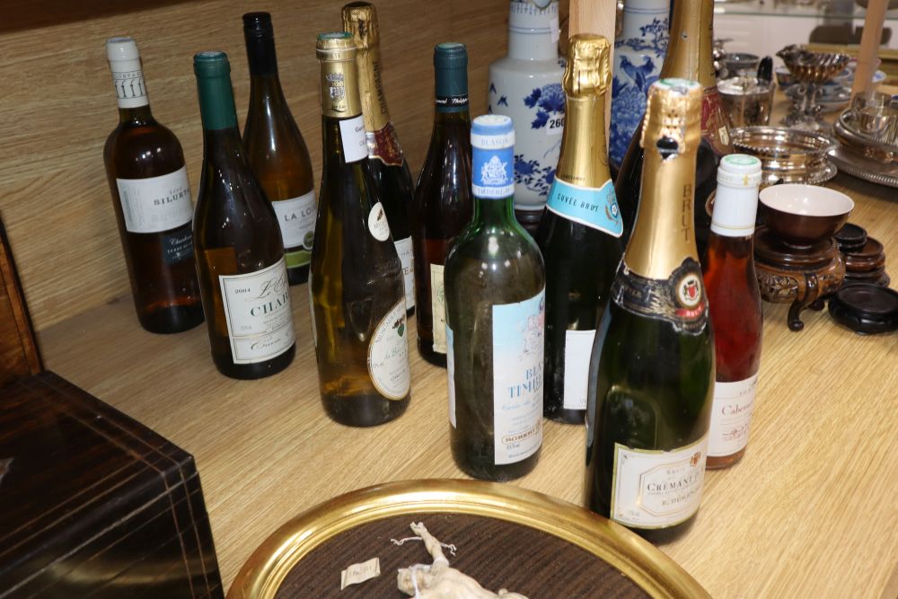 A quantity of champagne and wines